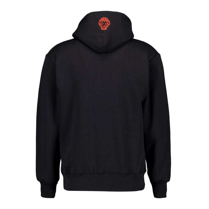 Sudadera con capucha negra vista de espaldas con emblema rojo de león en la capucha