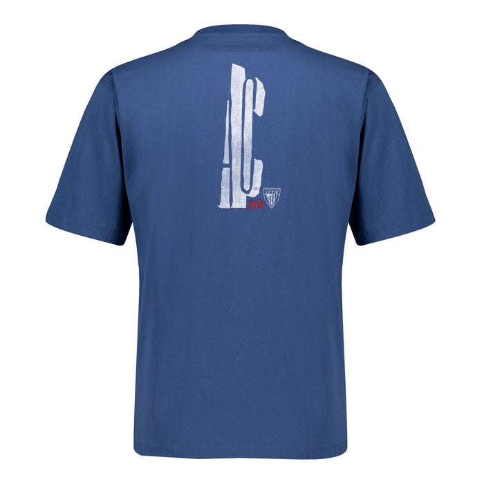 Camiseta oversize azul con diseño retro del Athletic Club en la espalda y pequeño escudo