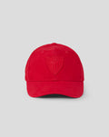 Gorra roja con escudo del Athletic Club bordado en la frente