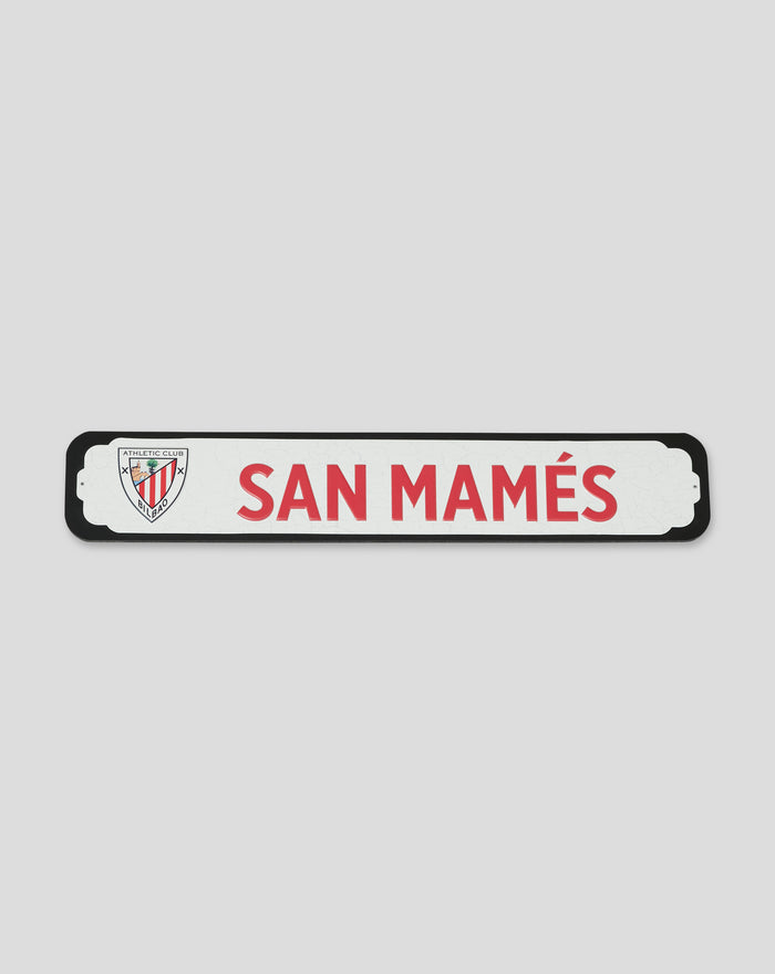 Letrero de calle metálico con borde negro y texto SAN MAMÉS junto al escudo del Athletic Club Bilbao.