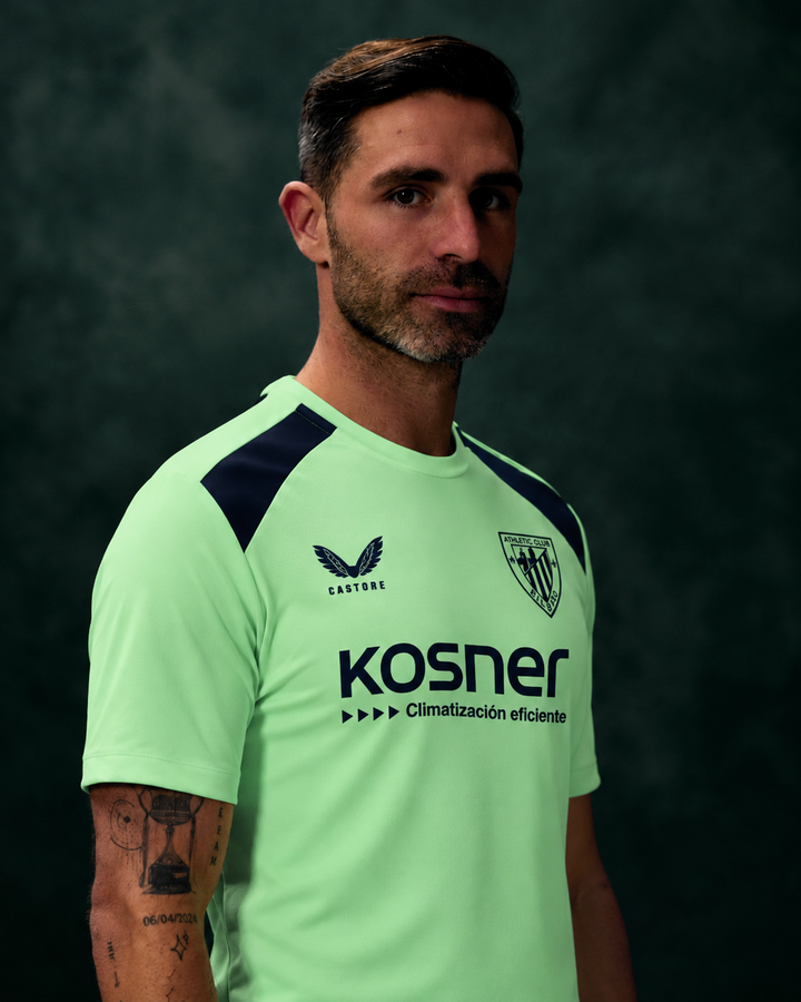 CAMISETA PERFORMANCE DE MANGA CORTA HOMBRE VERDE